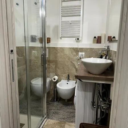 Regina In Corso Lodi - Sky Tv, Wifi E Breakfast Box Διαμέρισμα